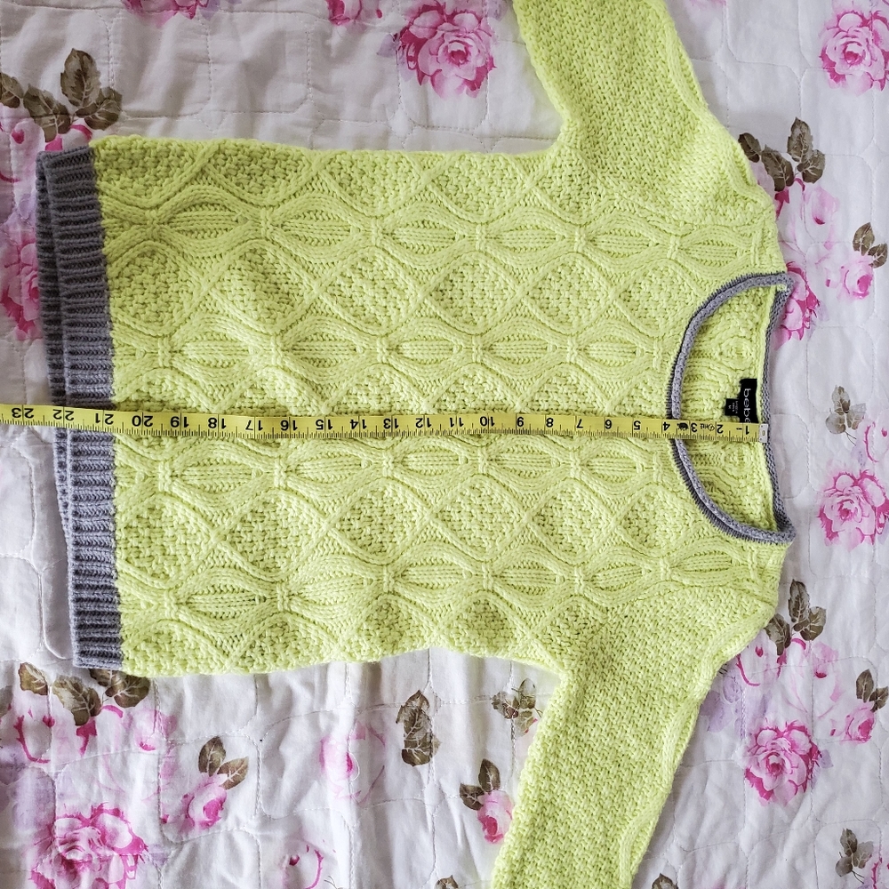New bebe sweater - Picture 4 of 11